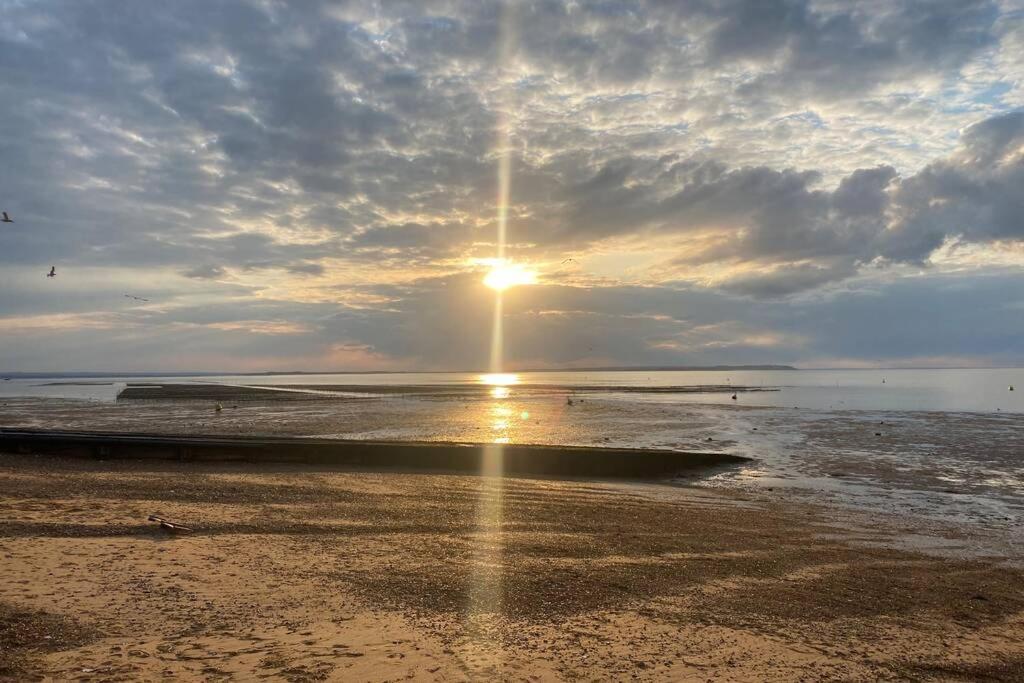 The Yellow Door Whitstable - Peaceful Retreat Close To Beach Eksteriør bilde